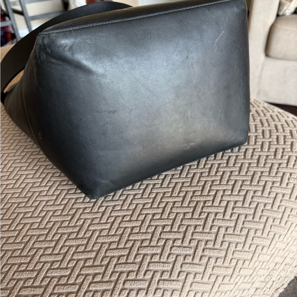 AllSaints BLACK
Alba Leather Hobo Bag Good used condition - Picture 13 of 16